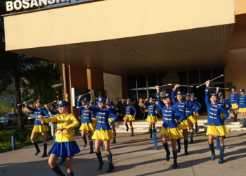 Tuzlom prodefilirale prelijepe GRUDSKE mažoretkinje