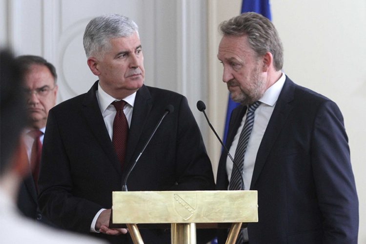 VIDEO: Bakir odgurnuo Čovića