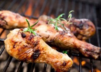 Tri greške koje trebamo izbjegavati kada pečemo piletinu na roštilju