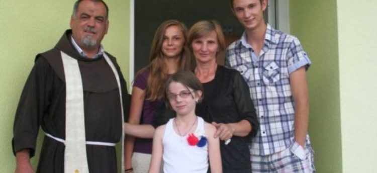 TOMISLAVGRAD: Samohranoj majci Marici Gudelj uručeni ključevi nove kuće