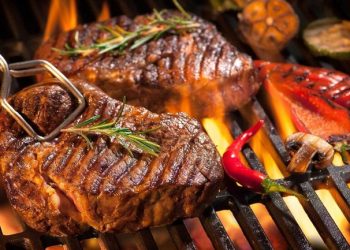 Najveća greška kod pečenja mesa na roštilju