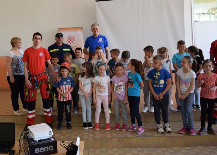 Vatrogasci i GSS održali pokazne vježbe u Grudama