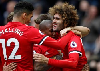 Manchester United savladao Arsenal, Wenger dobio ovacije i poklon u posljednjem meču na Old Traffordu