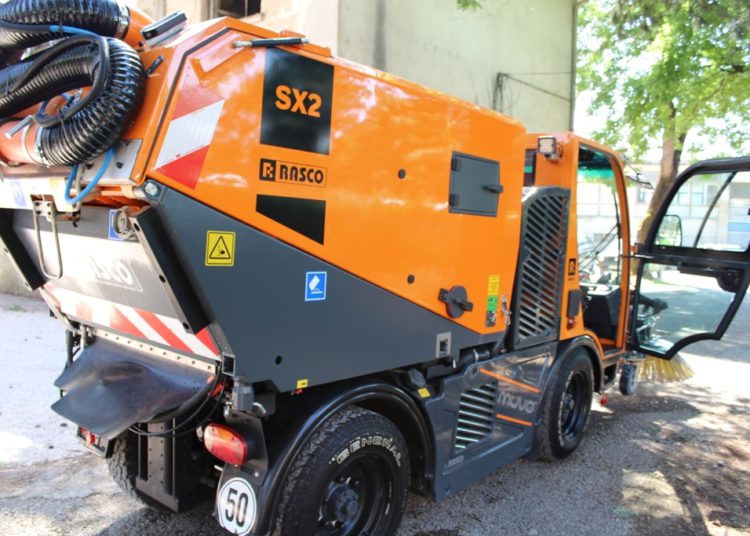 JKP Čistoća Široki Brijeg: Malo komunalno vozilo za čistiji grad!