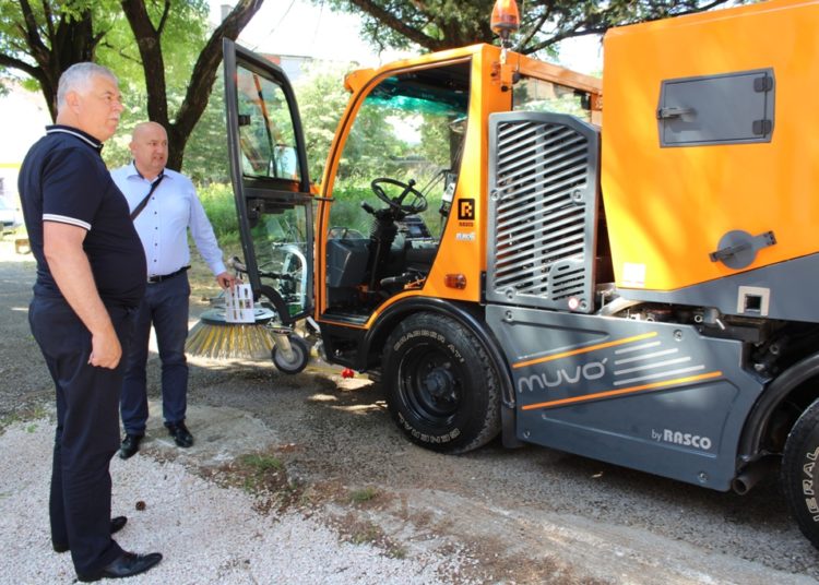 JKP Čistoća Široki Brijeg: Malo komunalno vozilo za čistiji grad!