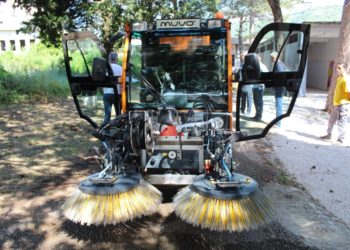 JKP Čistoća Široki Brijeg: Malo komunalno vozilo za čistiji grad!