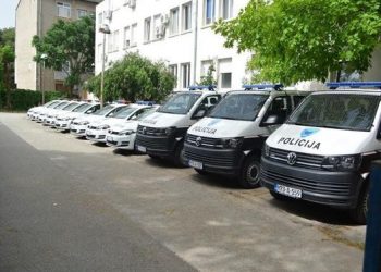 MUP HNŽ-a: Konvoj s migrantima smo zaustavili zbog sigurnosne provjere