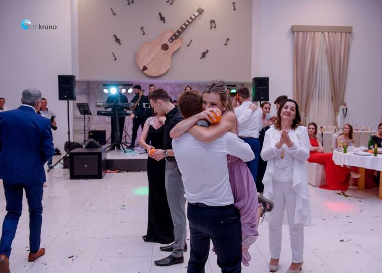 Nove fotografije maturalne zabave SSŠ Široki Brijeg