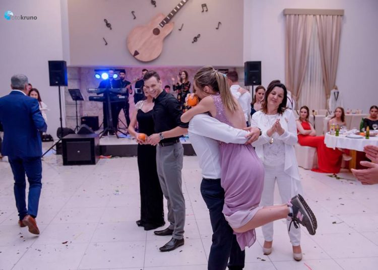 Nove fotografije maturalne zabave SSŠ Široki Brijeg