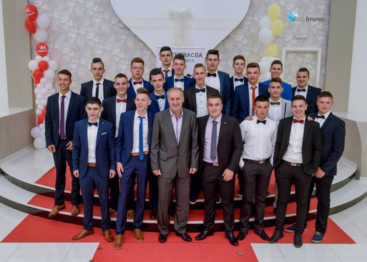 Nove fotografije maturalne zabave SSŠ Široki Brijeg