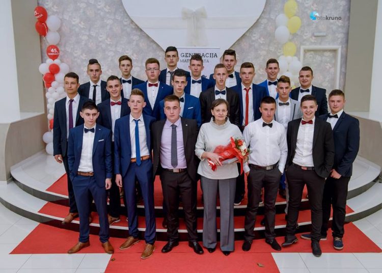 Nove fotografije maturalne zabave SSŠ Široki Brijeg