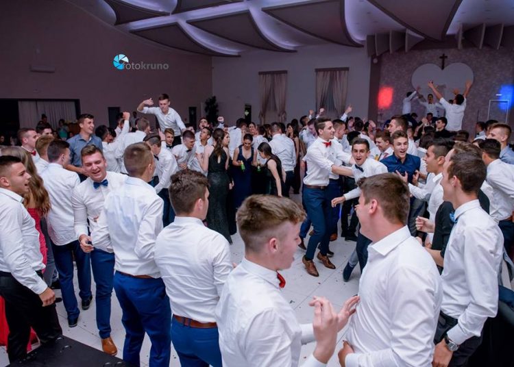 Nove fotografije maturalne zabave SSŠ Široki Brijeg