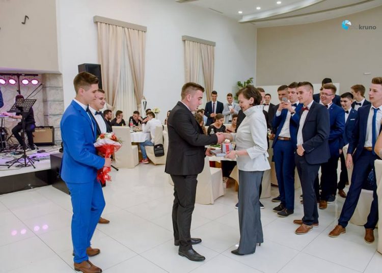 Nove fotografije maturalne zabave SSŠ Široki Brijeg