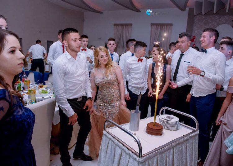 Nove fotografije maturalne zabave SSŠ Široki Brijeg