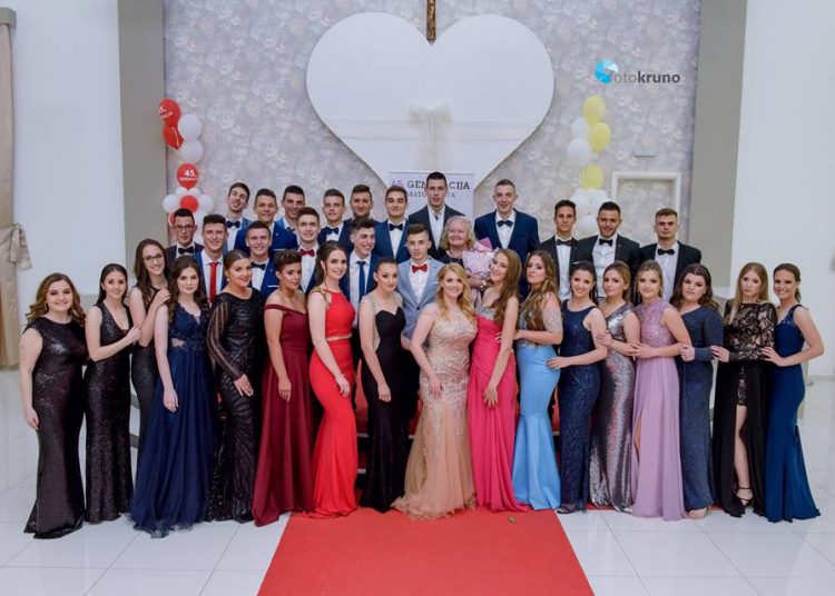 Nove fotografije maturalne zabave SSŠ Široki Brijeg