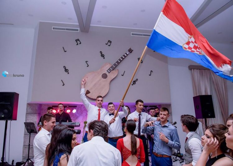 Nove fotografije maturalne zabave SSŠ Široki Brijeg