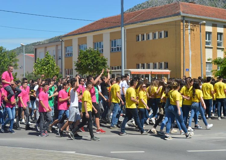 Norijada u Ljubuškom: Maturanti slave zadnji dan nastave
