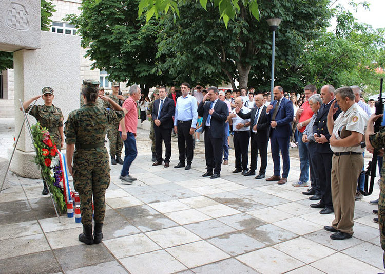 Svečanim mimohodom obilježen Dan branitelja općine Posušje
