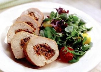 Pileći svici punjeni gljivama i ružmarinom