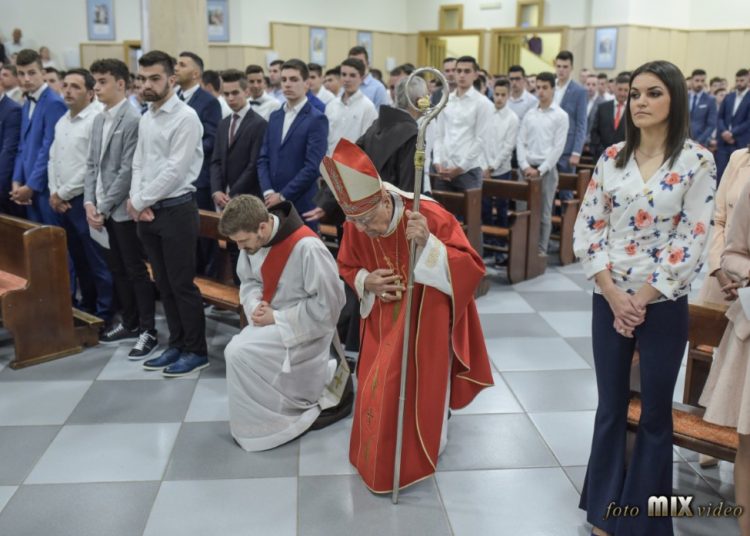 Posušje: Krizmalo se 148 mladih