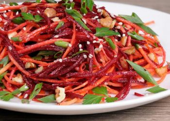 Salata od špageta mrkve i cikle s orasima i sezamom