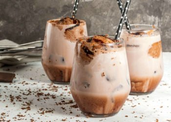 Tiramisu frappuccino: Miks sladoleda, čokolade i kave
