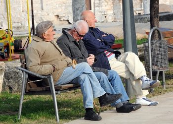 Umirovljenici u FBiH dobili mirovine uvećane za 11 do 70 maraka