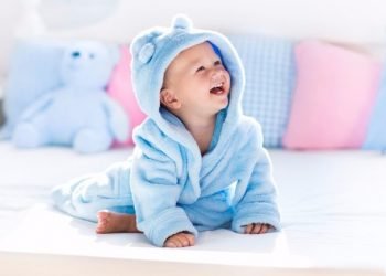 Zašto neke bebe neprestalno štucaju i je li to opasno?