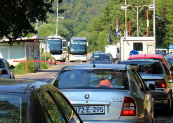 Tisuće građana BiH prvosvibanjske praznike slave na Jadranu