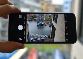 iPhone s tri kamere  stiže 2019. godine