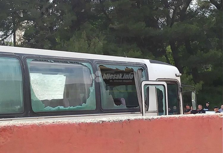 U Mostaru kamenovan autobus navijača Širokog Brijega