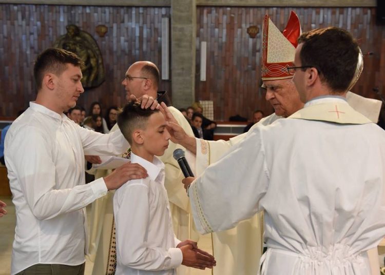 Kočerin: Krizmano 67 mladih