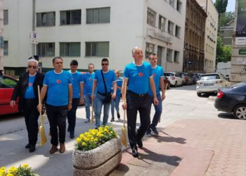 Lijanović: Došli smo s metlama jer je vrijeme da očistimo državu