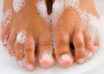 Kako njegovati suha i ispucala stopala na prirodan način