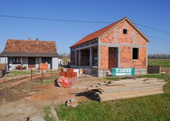 Obnavlja se osam obiteljskih kuća prognanih Hrvata iz Prijedora