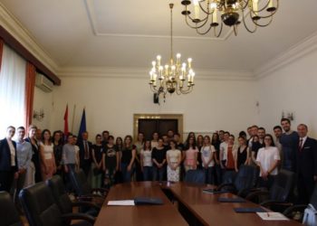 Uručeni ugovori o dodjeli studentskih stipendija za Hrvate izvan Hrvatske