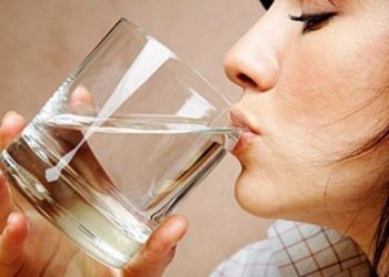 Pet ideja uz koje je lakše ispiti osam čaša vode dnevno