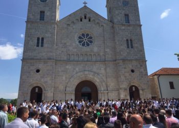 Široki Brijeg: 232 mladih župljana primilo sakrament Svete potvrde