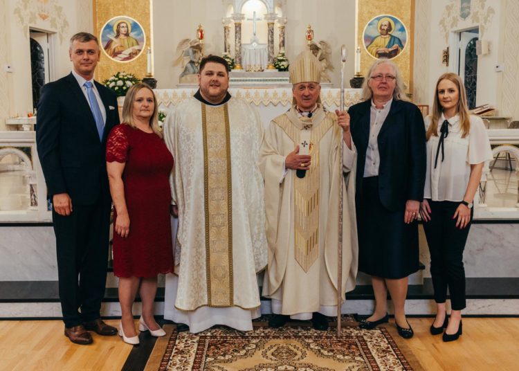 Veliki izvještaj s jedinstvenog događaja iz Chicaga! Fra Antonio Musa zaređen za svećenika (FOTO)