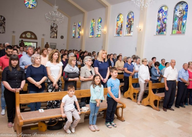Gorica-Sovići: Počelo Kulturno ljeto u župi, biskup Perić posvetio oltar