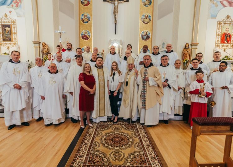 Veliki izvještaj s jedinstvenog događaja iz Chicaga! Fra Antonio Musa zaređen za svećenika (FOTO)