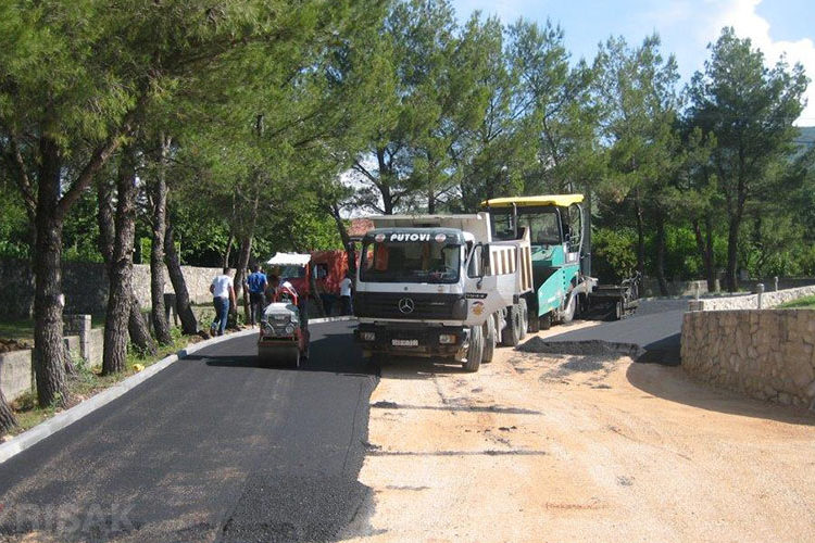 Široki Brijeg: Završeno uređenje dvorišta crkve sv. Josipa u Dobriču