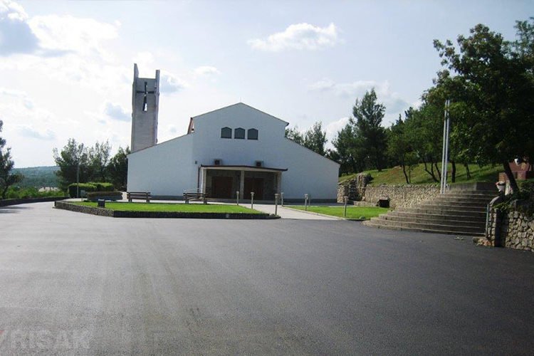 Široki Brijeg: Završeno uređenje dvorišta crkve sv. Josipa u Dobriču