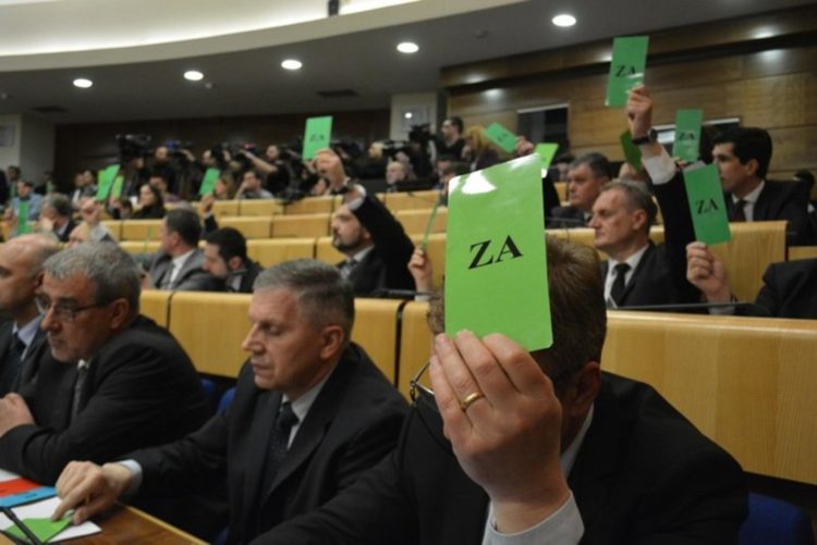 Bošnjaci se stavili iznad države. Srbi se sada mogu odcijepiti