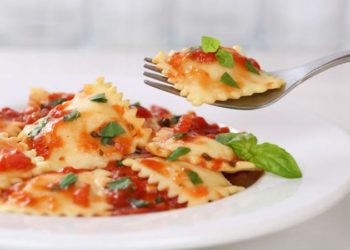 Brza delicija: Zapečeni ravioli u umaku od rajčice