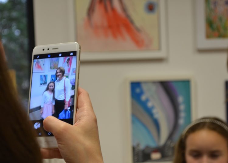 Izložba polaznika dječje likovne radionice „Brijeg“