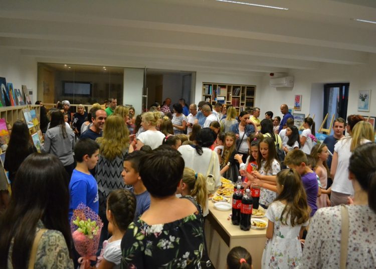 Izložba polaznika dječje likovne radionice „Brijeg“