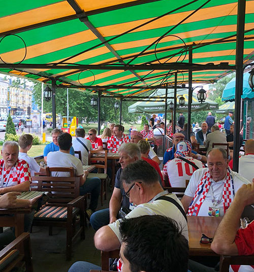 Invazija hrvatskih navijača na Kaliningrad (FOTOGALERIJA i VIDEO)