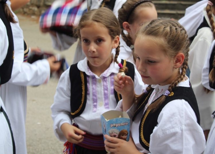 Široki Brijeg: Mali folkloraši pokazali svoje umijeće