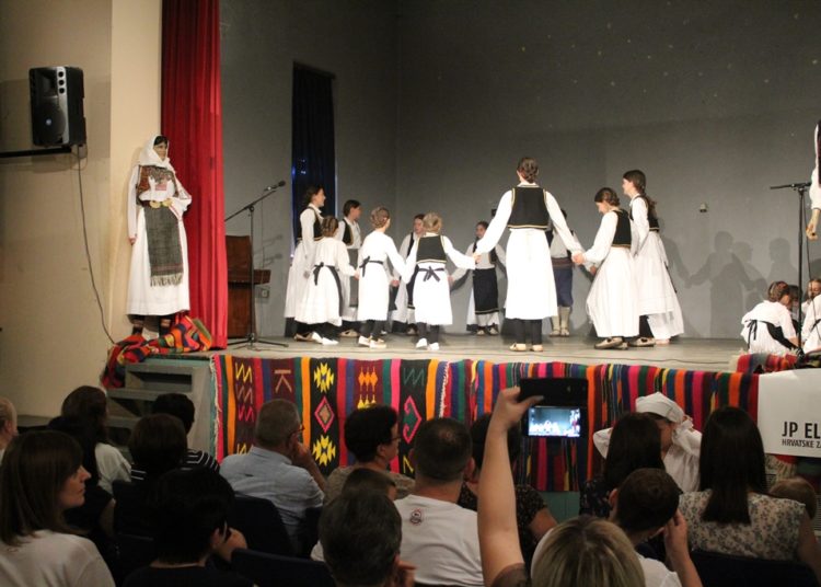 Široki Brijeg: Mali folkloraši pokazali svoje umijeće